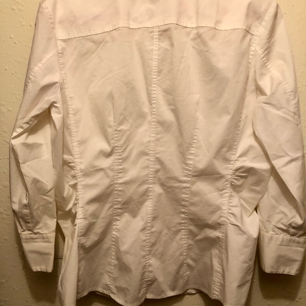 Crisp white tailored longsleeve button cuff blouse